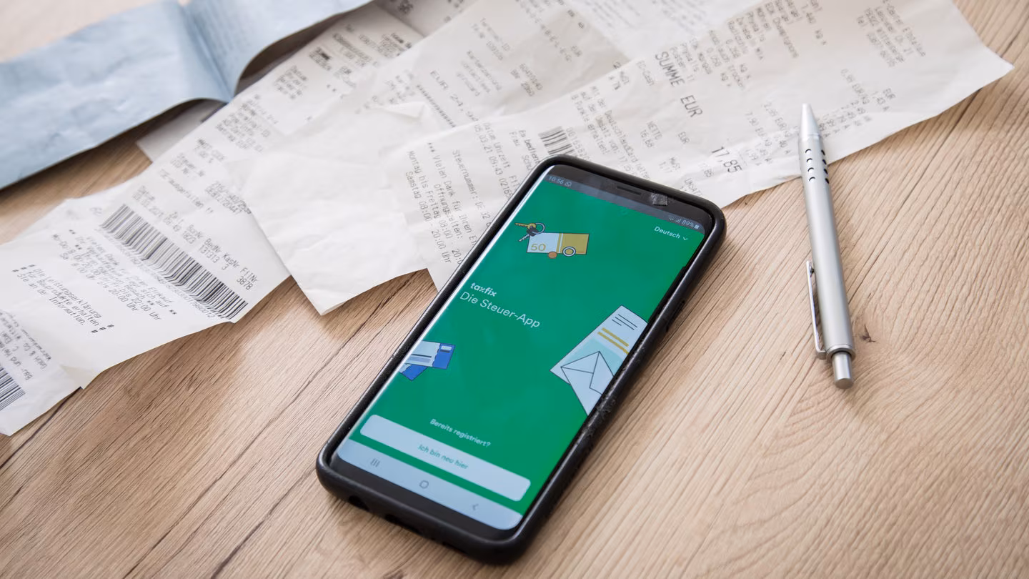 Beste Steuer-Apps bilden über Finanzen, Krebs­pflege bildet über Pflege