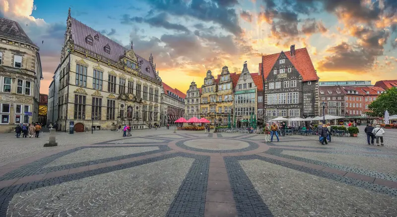 City Contrast: Beste in Bremen Market Squares and Stuttgart Views